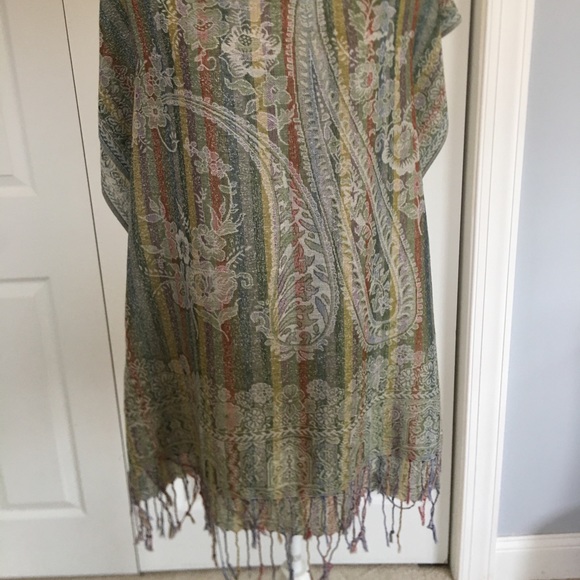 WNOT Elegant Scarf or Wrap! - Picture 8 of 10